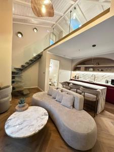 Η κουζίνα ή μικρή κουζίνα στο Mountain Pine Luxury Suites