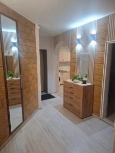 Kuchyň nebo kuchyňský kout v ubytování Trumpalaikė nuoma