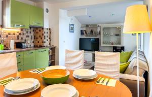 Køkken eller tekøkken på 1 Bedroom Lovely Apartment In Belej + 6 billeder