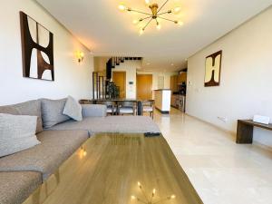 Køkken eller tekøkken på Luxurious Loft, Pool view