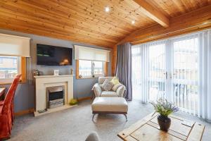 Et tv og/eller underholdning på Host & Stay - Cairnswood Lodge