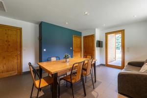 Et opholdsområde på Chalet Belle Etoile Val de Tamié + 15 billeder