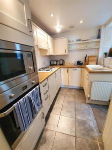 Køkken eller tekøkken på 2 Bed in Mumbles oc-hh133