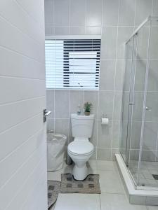 Et badeværelse på Ballito Hills Unit 1001