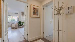 Billede fra billedgalleriet på Estoril Upscale Apartment with Pool by LovelyStay i Estoril + 52 billeder