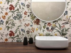 Ένα μπάνιο στο Nonna Maria