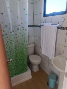 Phòng tắm tại Palafitos Tunquén +14 ảnh