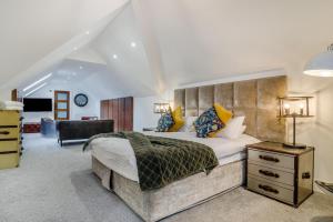 En eller flere senge i et værelse på 5 Bed in Chepstow oc-h34098 + 34 billeder