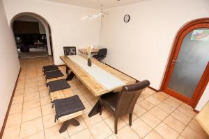 Billede fra billedgalleriet på African Oasis Kenya i Somerset West + 1 billede