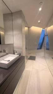 Et badeværelse på Parliament House - Luxury Penthouse