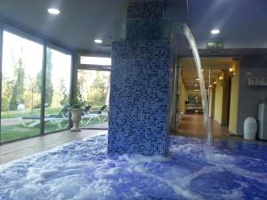 Bazén v ubytování Hacienda Forest View Hotel nebo v jeho okolí