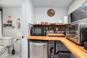 Køkken eller tekøkken på Redwood Room