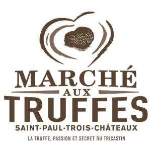 een logo voor de Marchetti Trippers kersenactie bij Nora in Saint-Paul-Trois-Châteaux