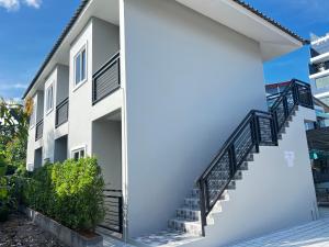 Tòa nhà nơi căn hộ tọa lạc