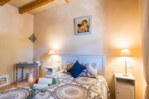 A bed or beds in a room at Sa Vinya Des Compte