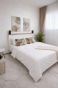 Giường trong phòng chung tại Your Own Cozy Small Unit IS NOT HOLIDAY HOME