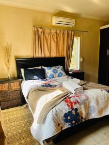 Postel nebo postele na pokoji v ubytování Bird & Bed Farmhouse