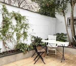 En have udenfor Duplex Chalet style private yard 150m to RER