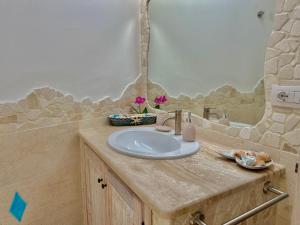 Phòng tắm tại Villa Titimbaru +11 ảnh