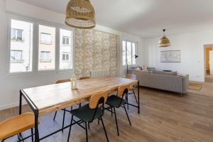 Khu vực ghế ngồi tại KenavHome Ker Laf