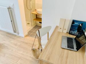 TV/trung tâm giải trí tại KenavHome Ker Laf +3 ảnh