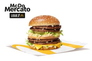 un hamburger McDonald's avec du fromage et de la laitue dans l'établissement Le Cime - Duplex hypercentre, Wi-Fi & restaurant, à Caen