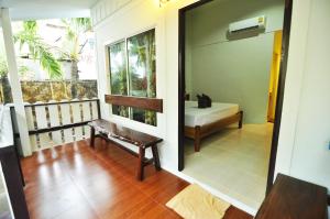 Gallery image of Phi Phi Twin Palms Bungalow in Phi Phi Don