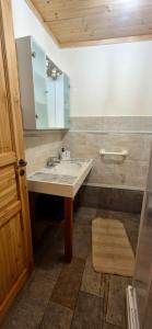 A bathroom at Rustico Verginate Még 30 kép