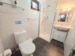 Ένα μπάνιο στο Santana Escape with Terrace Views, Near Levadas and Pico Ruivo +30 φωτογραφίες