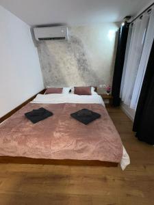 Fotografie z fotogalerie ubytování MR Tiny House - Private Parking v destinaci Roşu + 7 fotografií