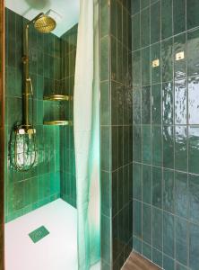 Et badeværelse på Le Botanique - 15 min Paris et Stade de France - 50m2 - 2 chambres