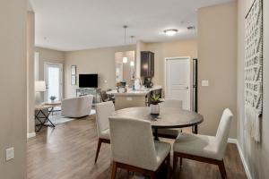 Et tv og/eller underholdning på Cozy Dublin 2BR 1st Floor Easy Free Parking!