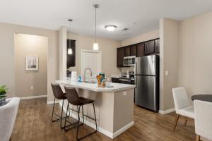 Køkken eller tekøkken på Cozy Dublin 2BR 1st Floor Easy Free Parking!