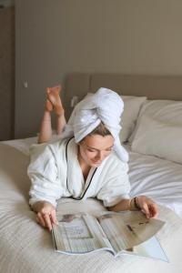 Επισκέπτες που μένουν στο Dam Residence