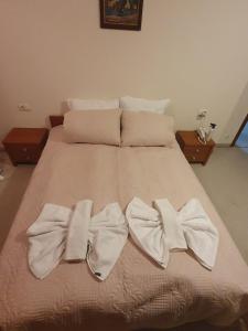 Postel nebo postele na pokoji v ubytování Luxory aparthotel in 4 star SPA hotel st Ivan Rilski, Bansko + 47 fotografií