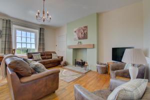 Khu vực ghế ngồi tại 3 Bed in Welshpool oc-bow122