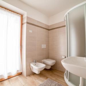 Afbeelding uit fotogalerij van Residence Alpenrose in Molveno +18 foto's