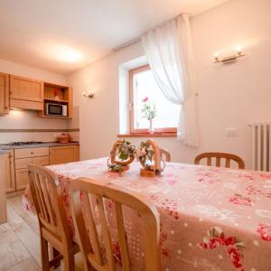 Afbeelding uit fotogalerij van Residence Alpenrose in Molveno