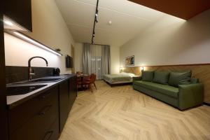 Χώρος καθιστικού στο A1 Stuudiod