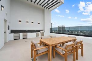 En balkon eller terrasse på Luxury Condo in Downtown Miami