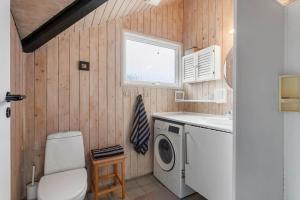 ครัวหรือมุมครัวของ TV1692-Albaek-Solbaervej-4 +13 ภาพ