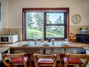 Η κουζίνα ή μικρή κουζίνα στο 3 Bed in Inch oc-i304