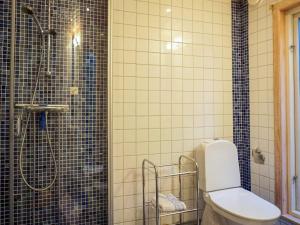 Et badeværelse på 3 person holiday home in Hunnebostrand