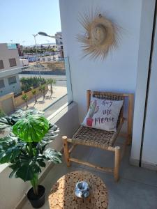 En balkon eller terrasse på blue perl appt luxury Netflix services pool 2 min from beach