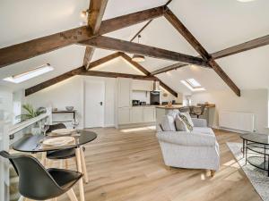 Et opholdsområde på 1 Bed in Bleadon 96393 + 15 billeder