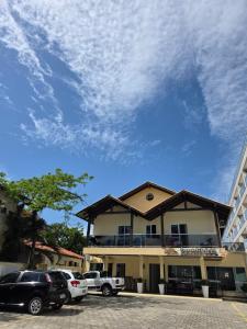 Budova, kde se chata nachází