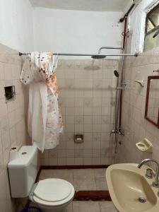 Et badeværelse på Alojamiento Paz