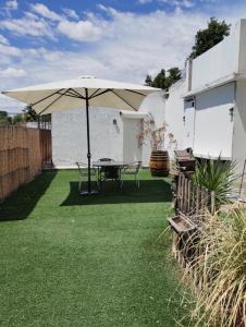 Vườn quanh LA BARRICA ESTUDIO, Departamento funcional y acogedor con CHECK IN AUTONOMO, en Mendoza Capital Centrico, con hermosa terraza para disfrutar!