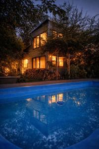 Swimmingpoolen hos eller tæt på LOFT LA CAYETANA, Grupo Cabaña La Triada