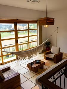 Posezení v ubytování El Solaz By Honnor Living